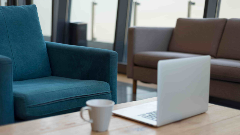 Тканевая обивка офисной мебели: какие материалы самые практичные