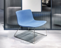 Кресло Grace с низкой спинкой на металлической хромированной опоре